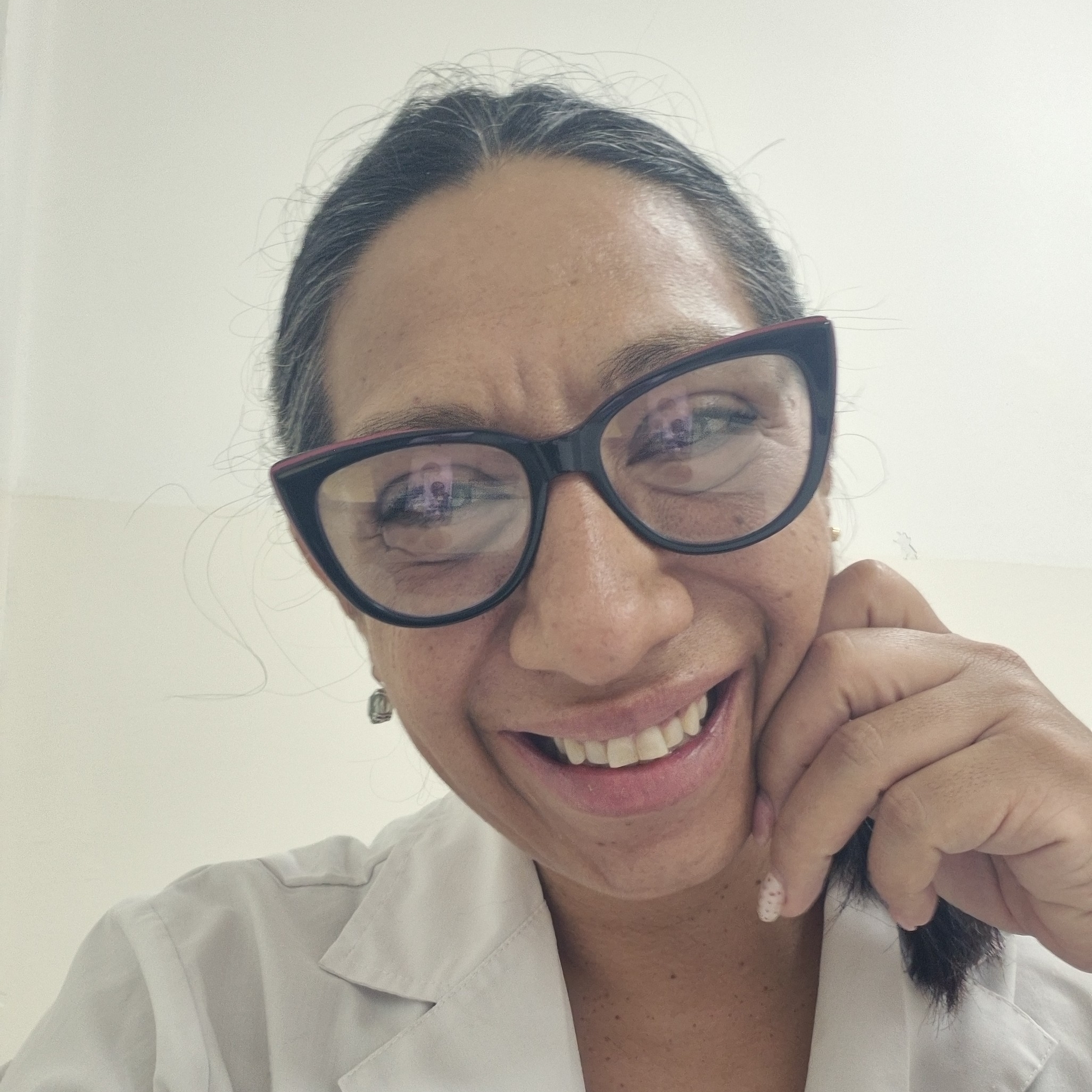 Dra Andrea Marcela Barros