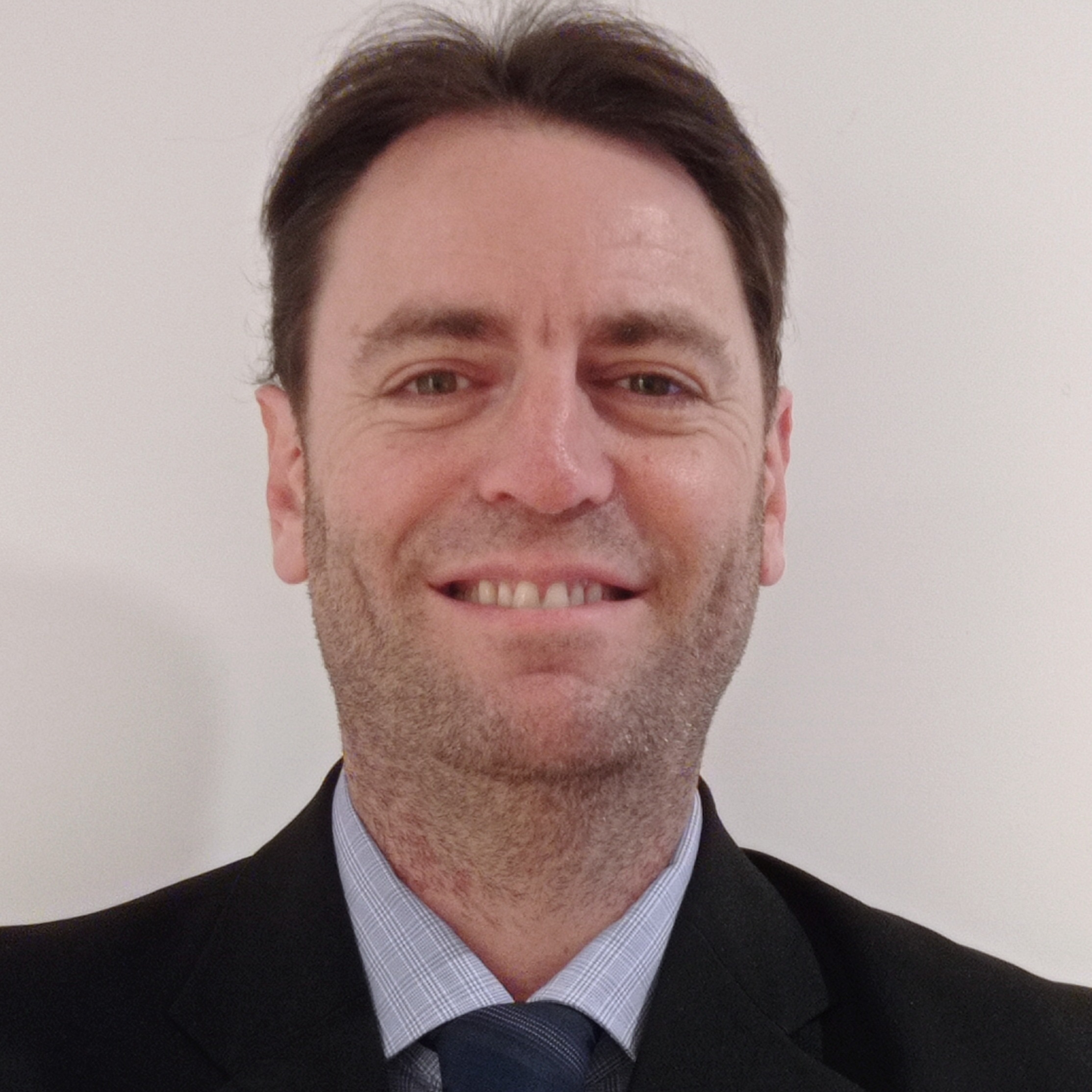 Dr. Ariel Esteban Chari