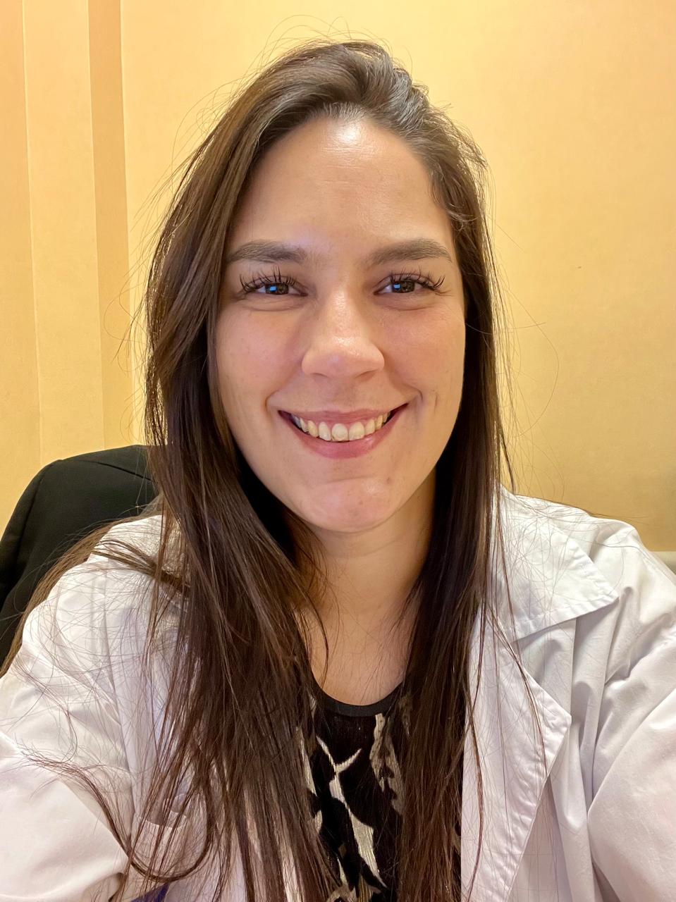 Dra Constanza Ailen Becerra