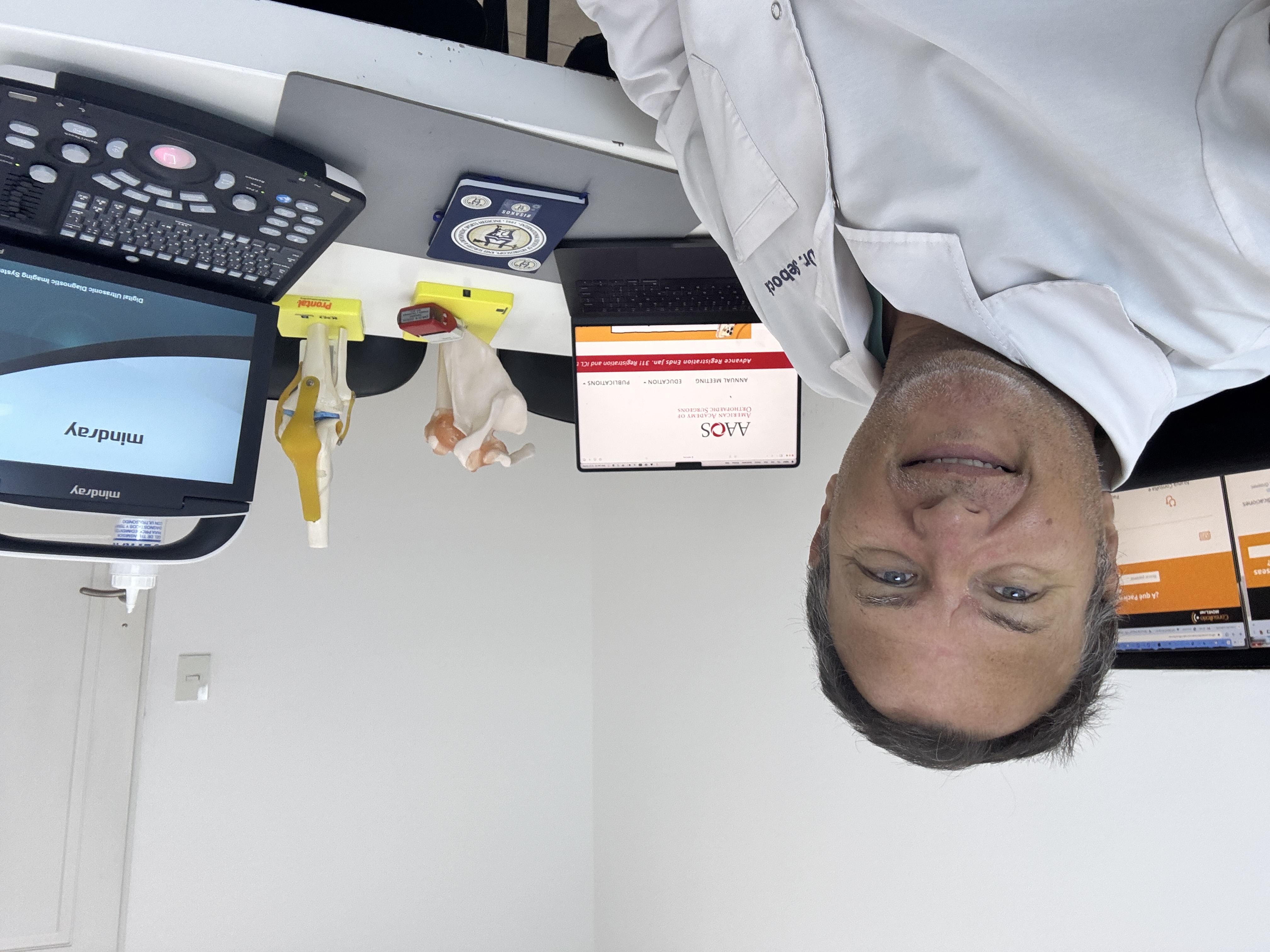 Dr.  Carlos Manuel Seebock