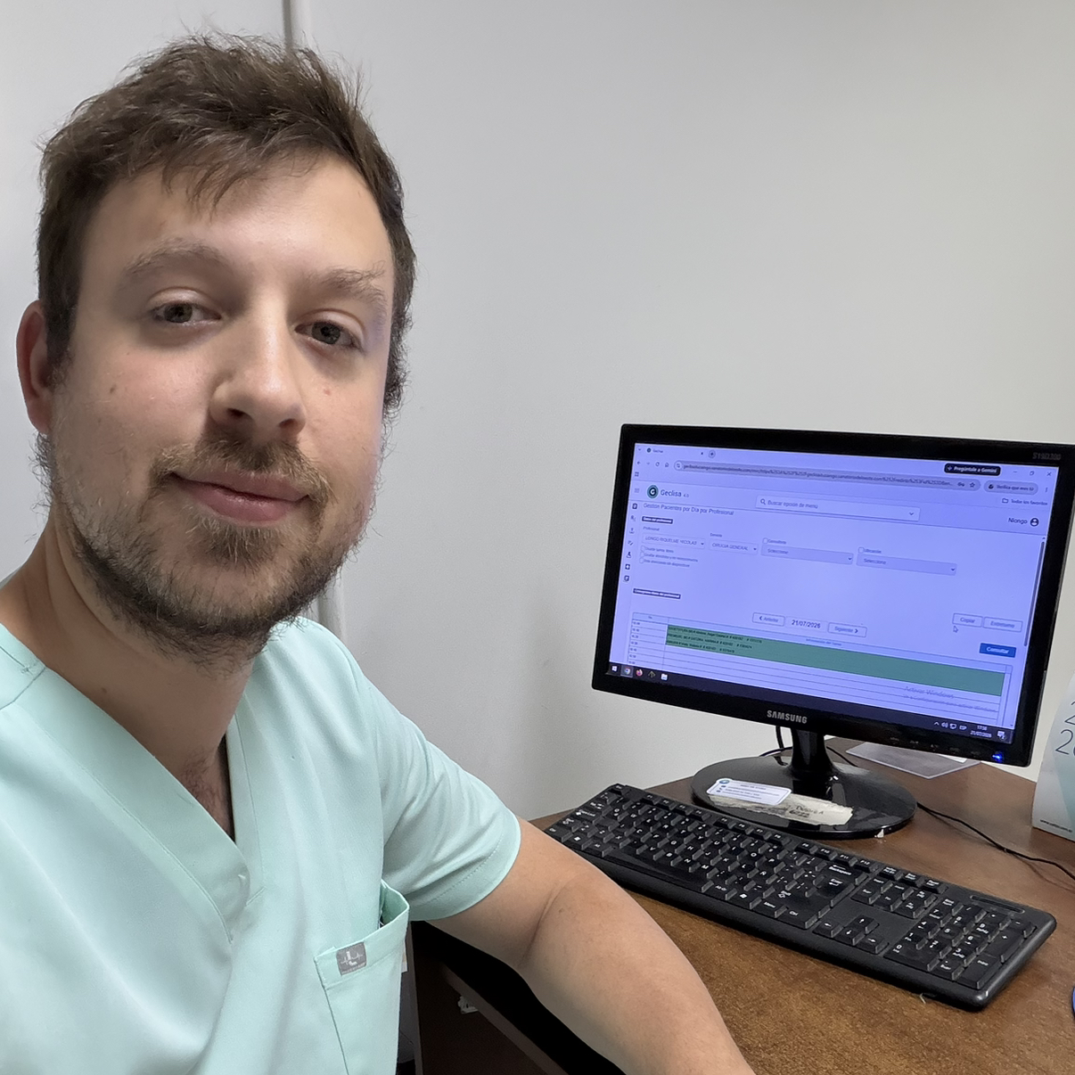 Dr  Nicolas Longo Riquelme