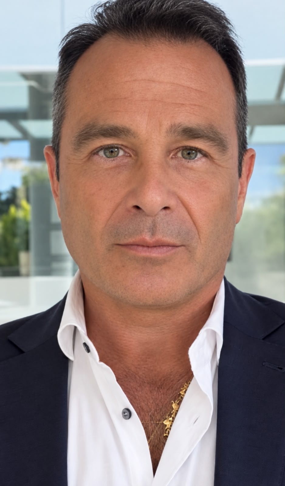 Dr Roberto Ovando