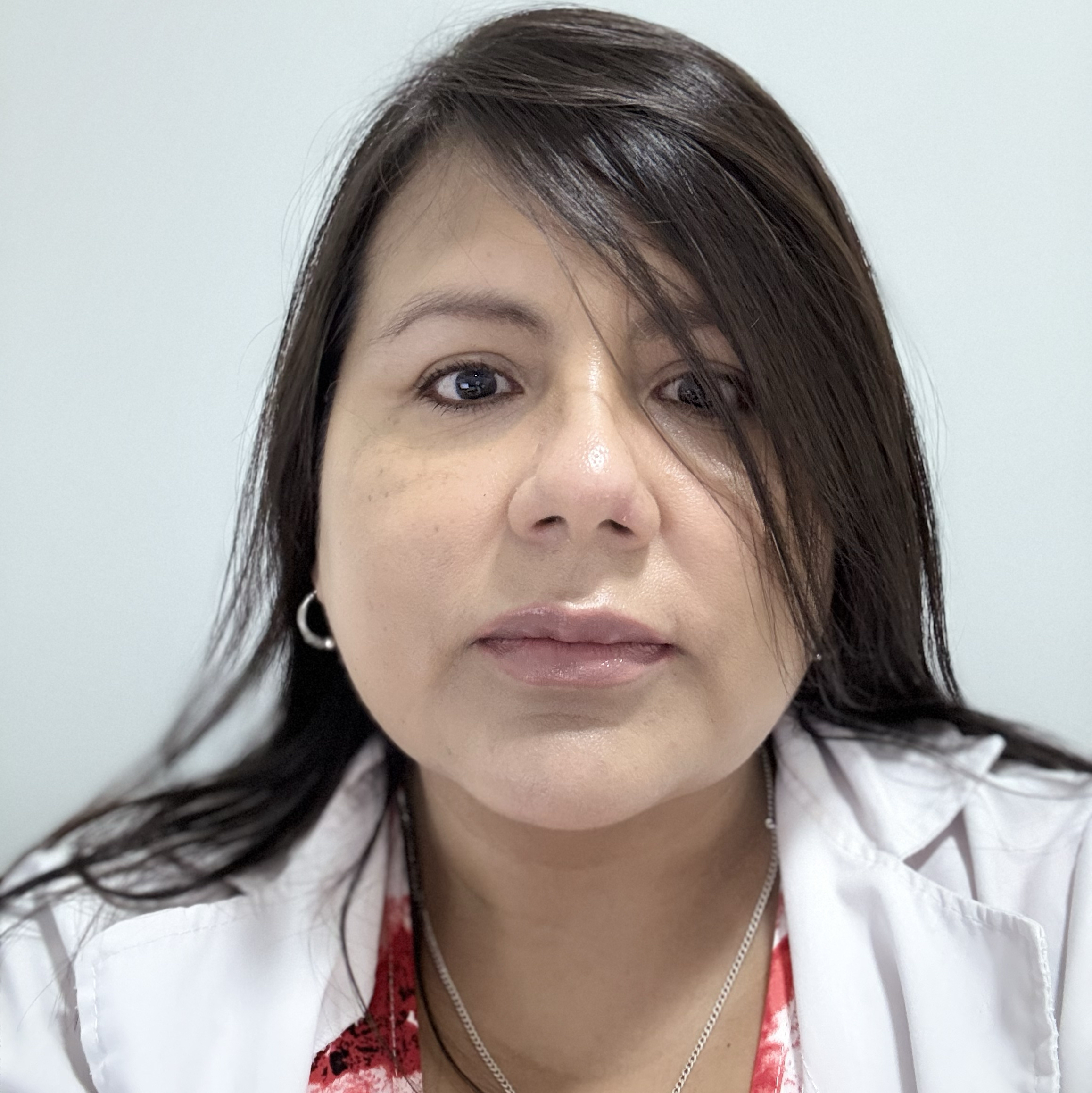 Dra Karina Isabel Paz Pastrana
