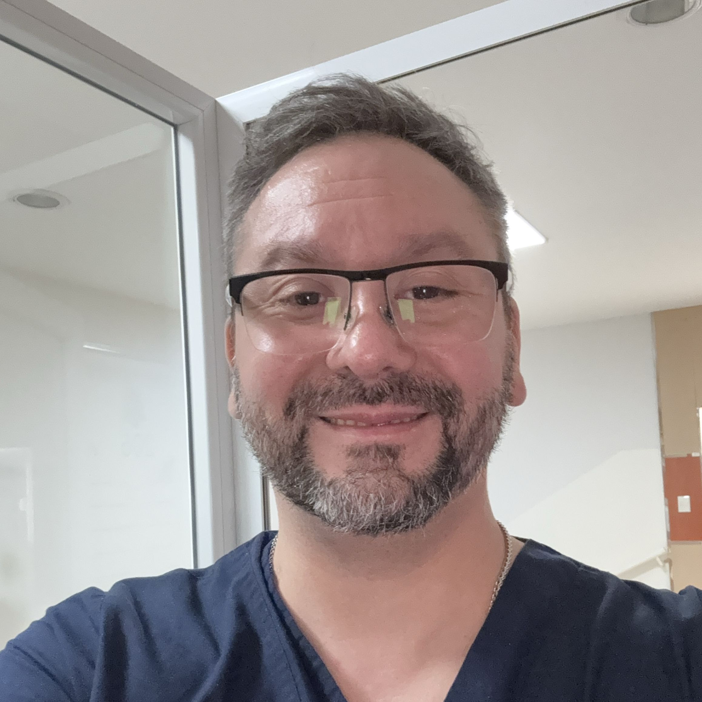 Dr Roberto Francisco Tomas