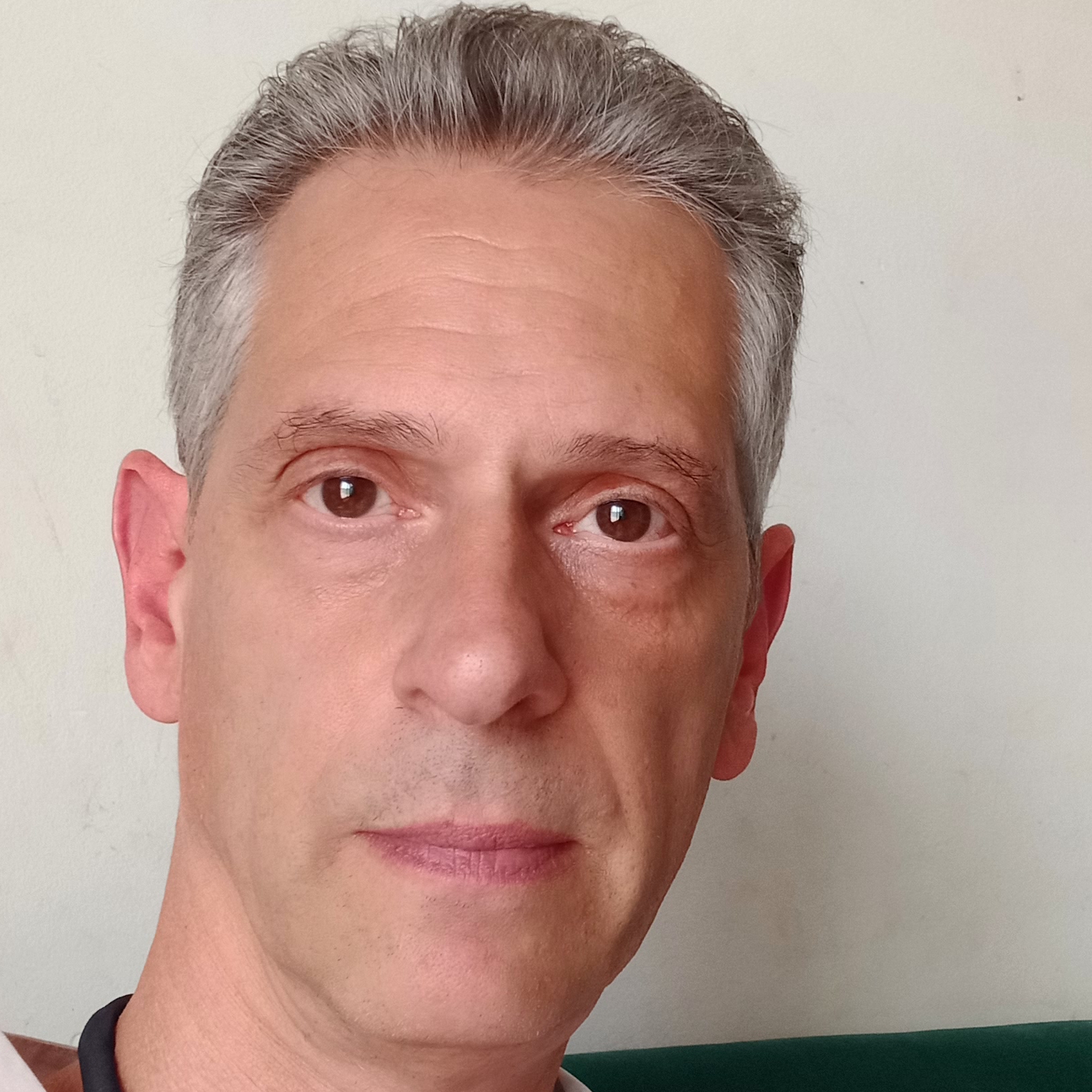 Dr Damian Leonel Veinschelbaum