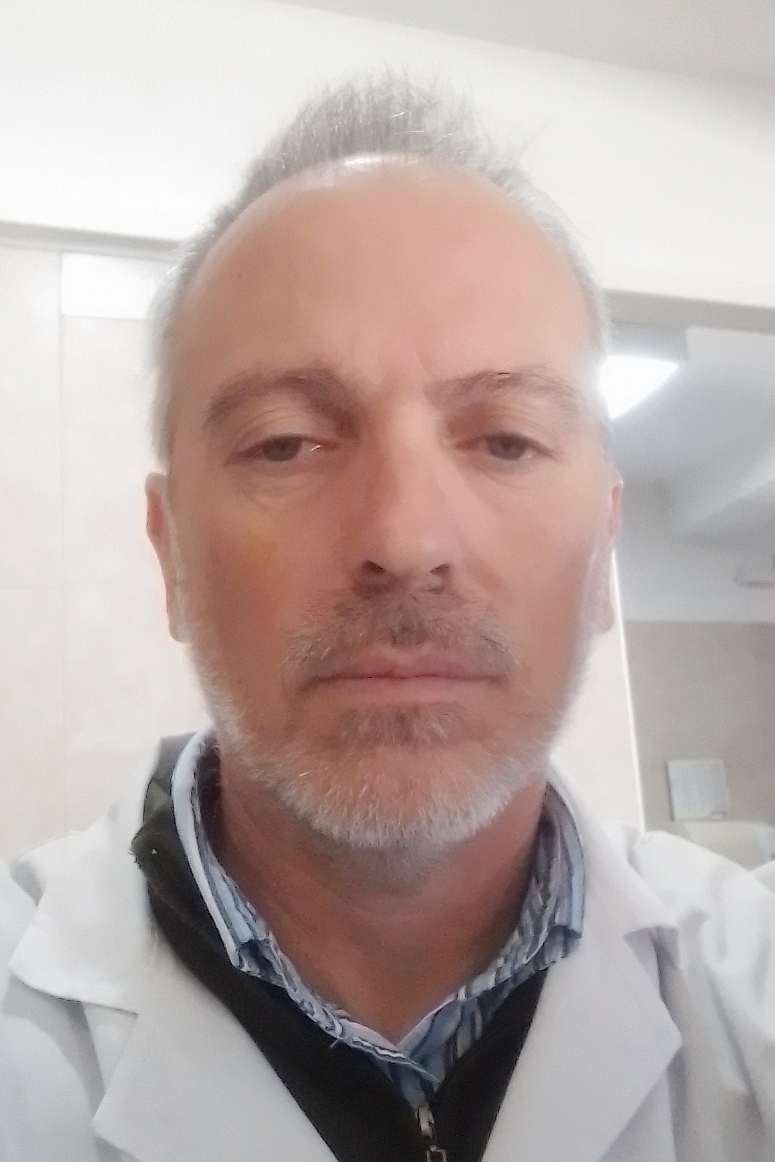 Dr Andrés Mauricio García