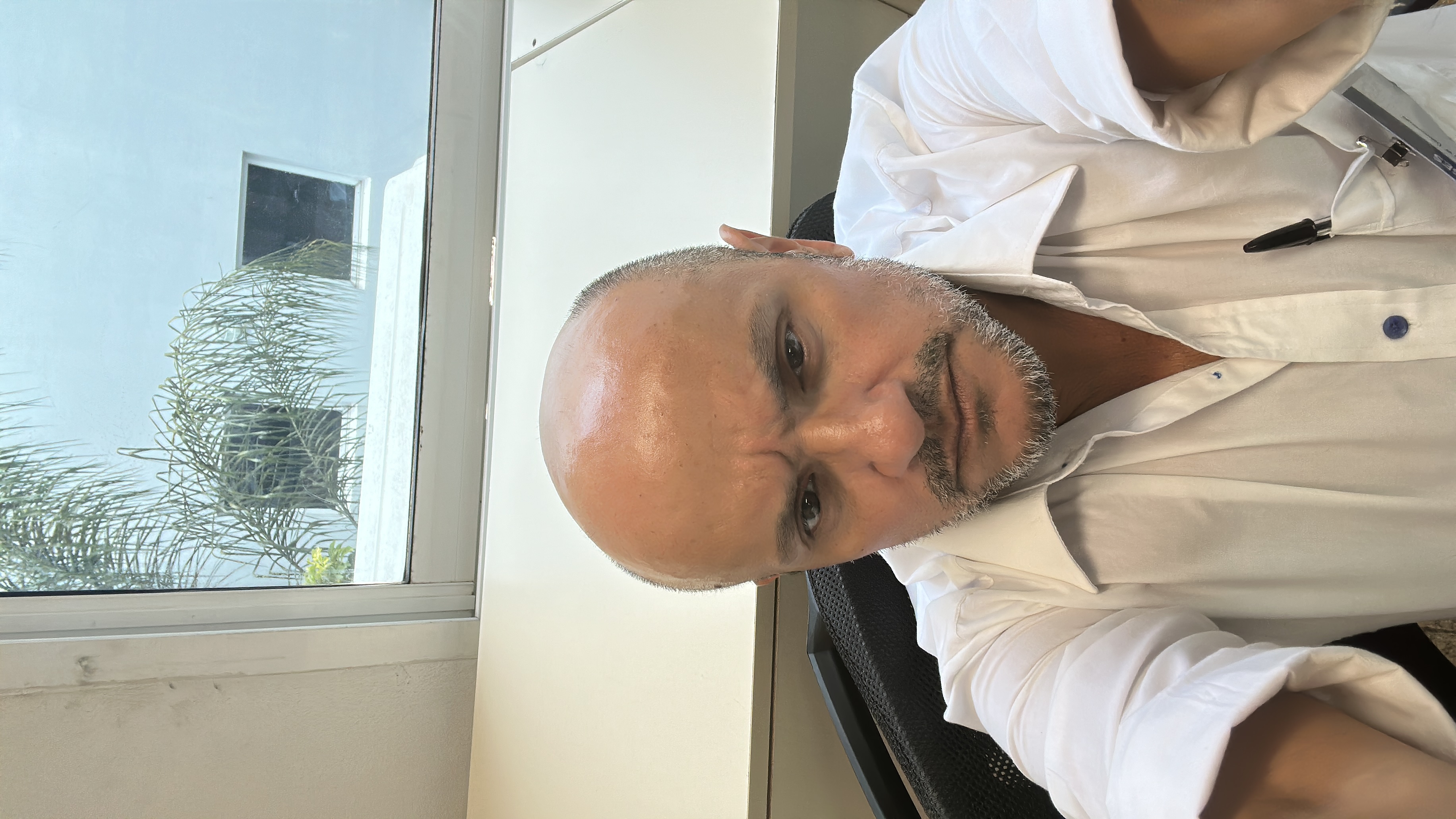 Dr.  Guillermo W Deymonnaz