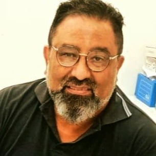 Dr.  Fernando Adrian Corzo Olmos