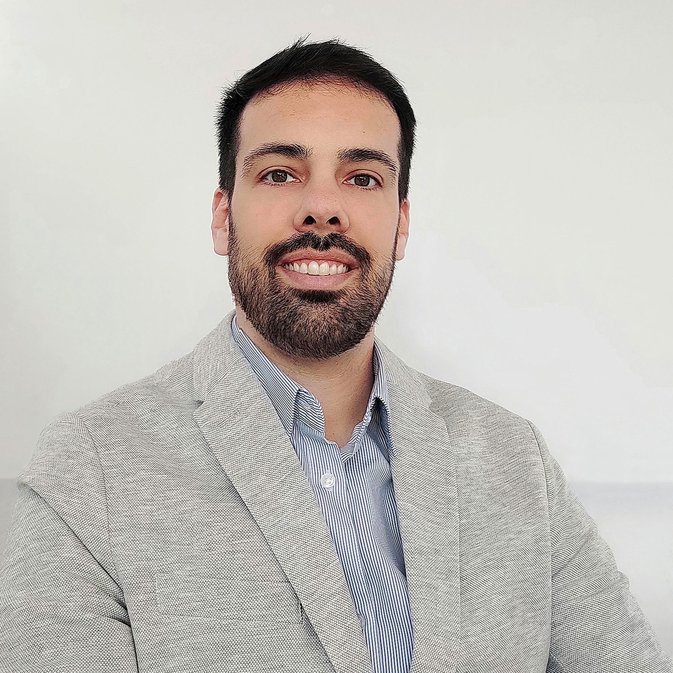 Dr. Sebastián Paul